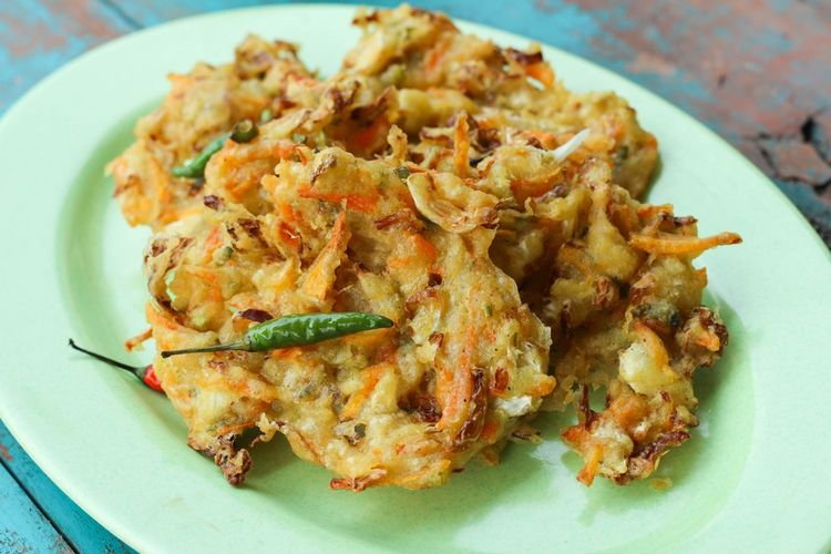 Tips Goreng Bakwan Renyah Tahan Lama Tanpa Alot di Rumah