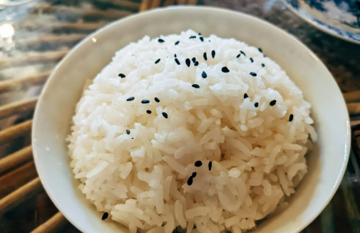 Tips Memasak Nasi Pulen Sempurna di Rumah Praktis